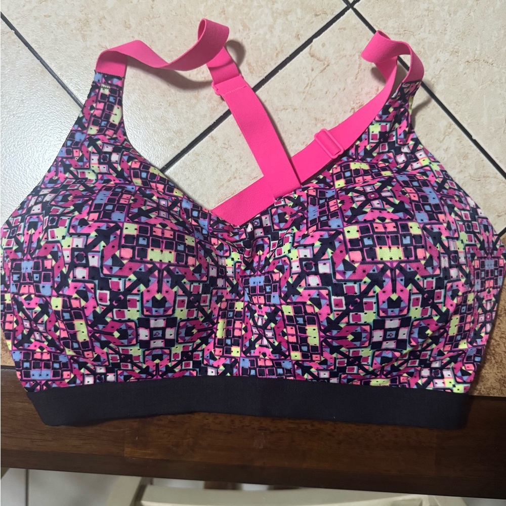 PINK Victoria's Secret Geometric Sports Bra - Pink and Black
